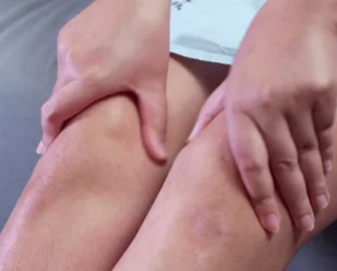 masajea con movimientos circulares